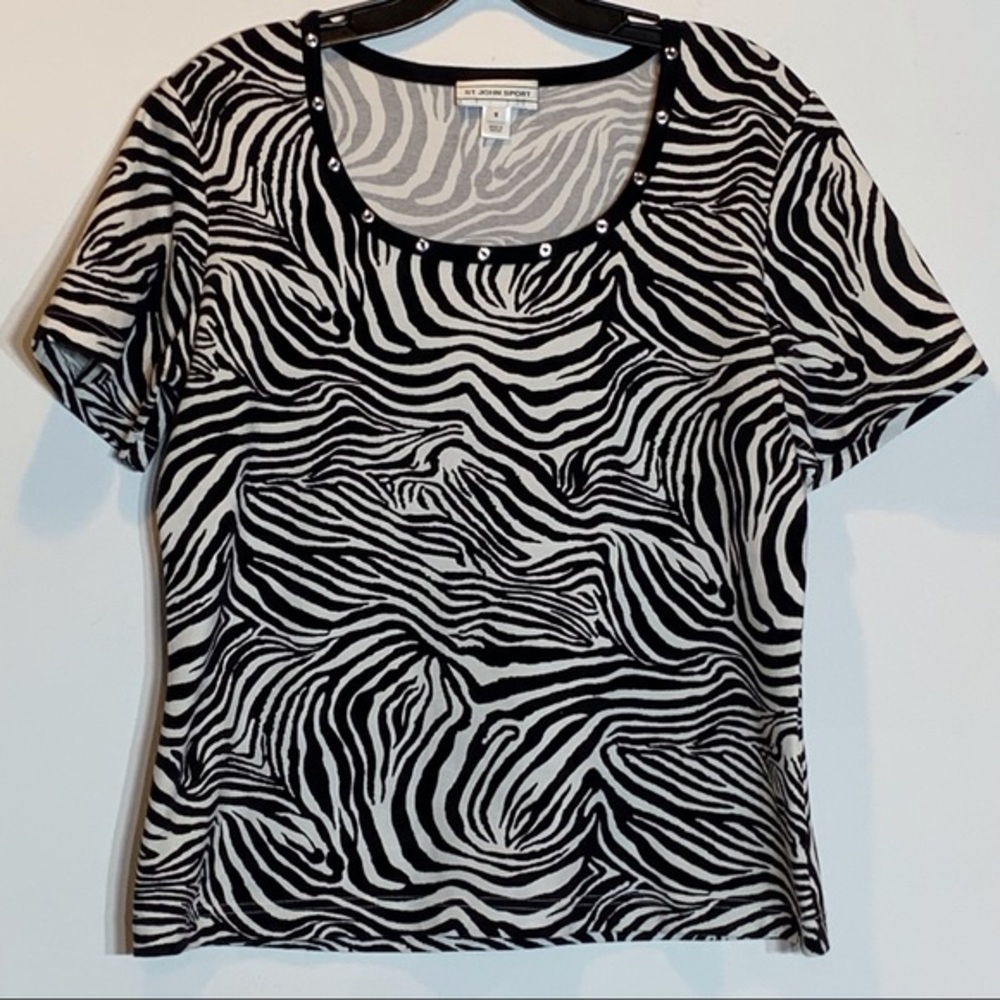 EUC‎ St John Sport Zebra Print Grommet Embellished Neckline Stretchy T-sh…